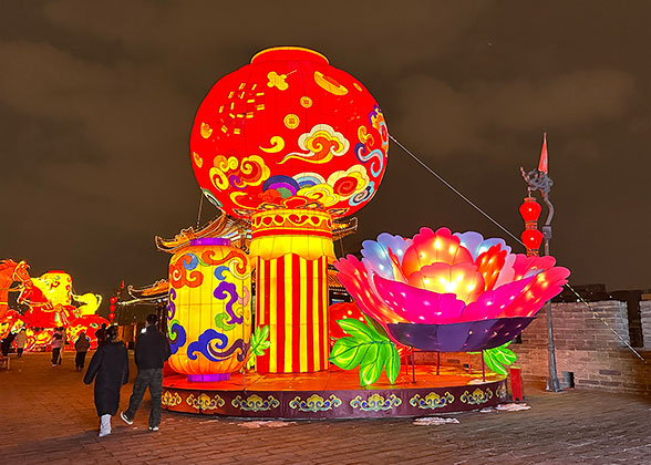 Beautiful lanterns on the Xi'an city wall