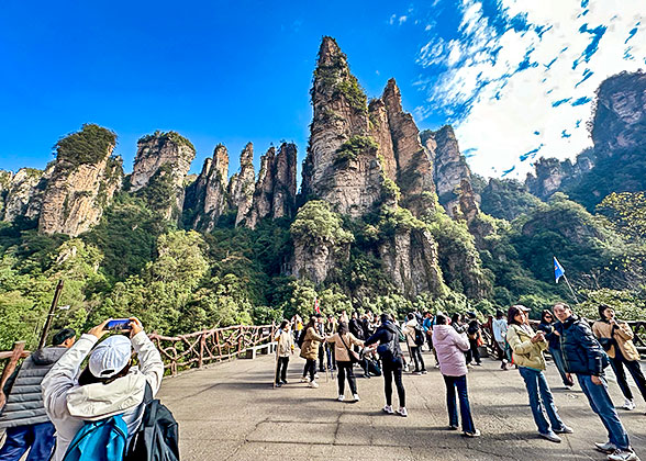 Visit Yuanjiajie Scenic Area